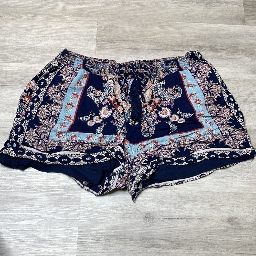 Blue Rain Floral Fabric Shorts Size Medium